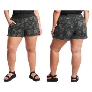 Athleta Trekkie North Printed Shorts Size 22 657667 Outdoor Hiking Climbing Wear